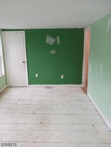 792 Paulsboro Road Logan NJ 08085