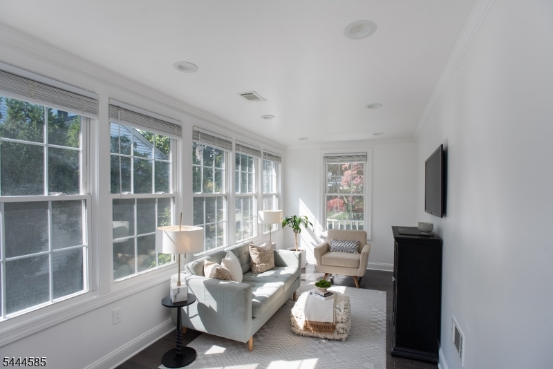 8 Franklin Place Montclair NJ 07042
