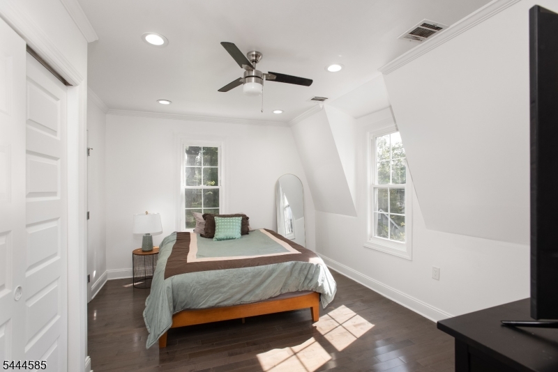 8 Franklin Place Montclair NJ 07042