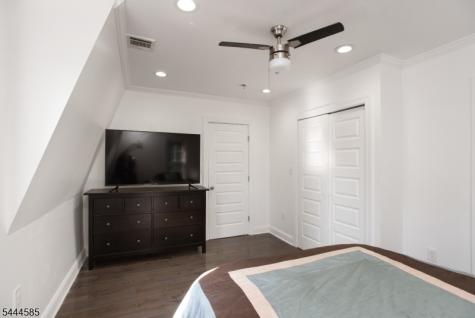 8 Franklin Place Montclair NJ 07042