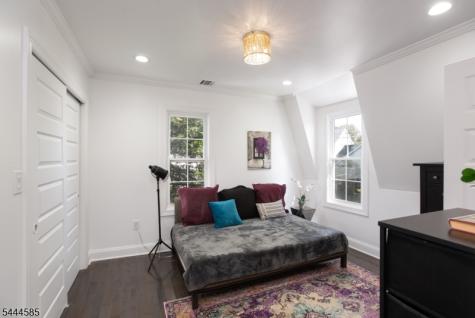 8 Franklin Place Montclair NJ 07042