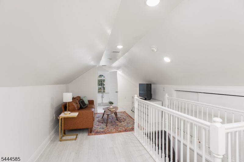 8 Franklin Place Montclair NJ 07042