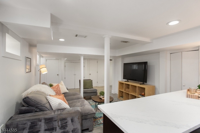8 Franklin Place Montclair NJ 07042
