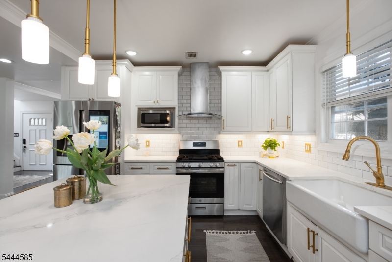 8 Franklin Place Montclair NJ 07042