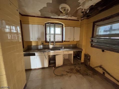 37 Wayne Avenue East Orange NJ 07018