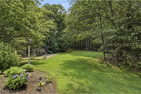 2 Martens Road Tewksbury NJ 08833