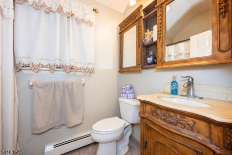 52 Mount Pleasant Avenue Woodland Park NJ 07424