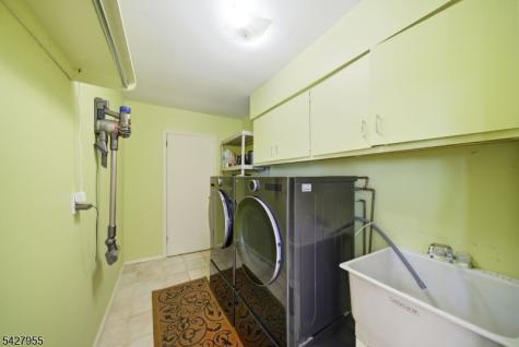 21 Robin Hood Road Parsippany-troy Hills NJ 07950