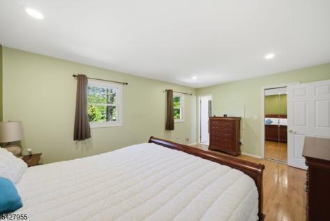 21 Robin Hood Road Parsippany-troy Hills NJ 07950