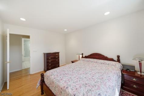 21 Robin Hood Road Parsippany-troy Hills NJ 07950
