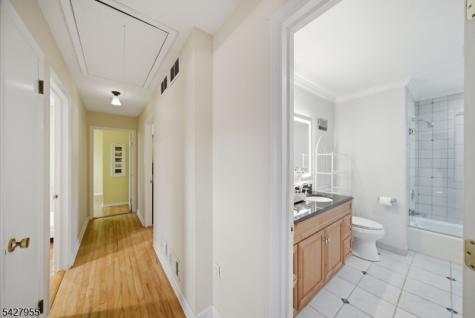 21 Robin Hood Road Parsippany-troy Hills NJ 07950