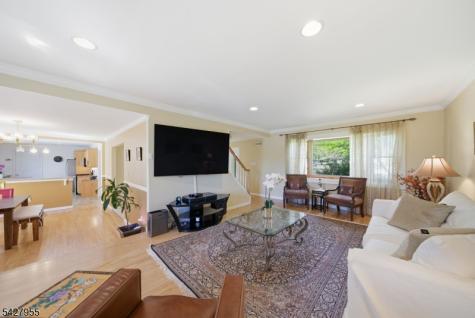 21 Robin Hood Road Parsippany-troy Hills NJ 07950