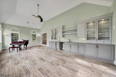 221 Johns Lane Branchburg NJ 08853
