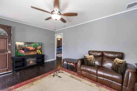 537 Rogers Drive Roxbury NJ 07850