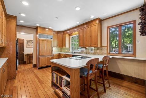 261 Beechwood Avenue Middlesex NJ 08846