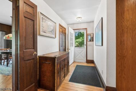 261 Beechwood Avenue Middlesex NJ 08846