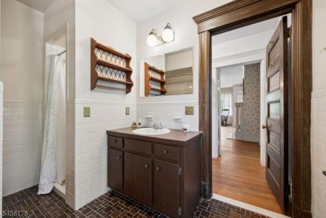 261 Beechwood Avenue Middlesex NJ 08846