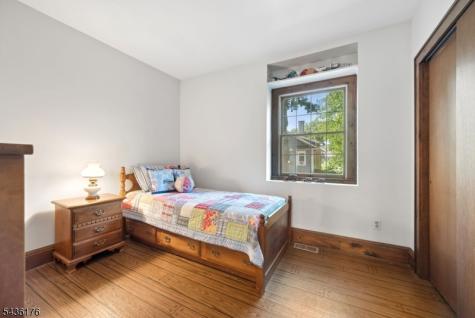 261 Beechwood Avenue Middlesex NJ 08846