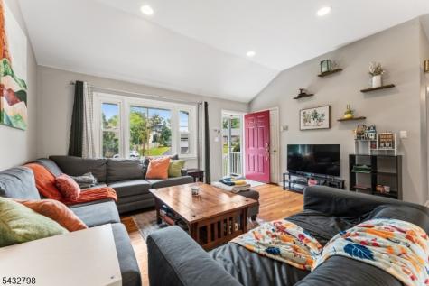 5 Willow Avenue Piscataway NJ 08854