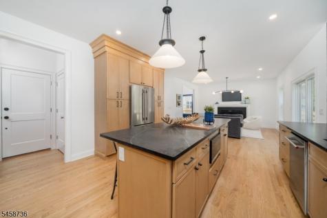 14 Holmes Oval New Providence NJ 07974