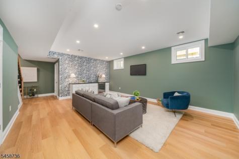 14 Holmes Oval New Providence NJ 07974