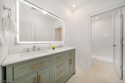 14 Holmes Oval New Providence NJ 07974