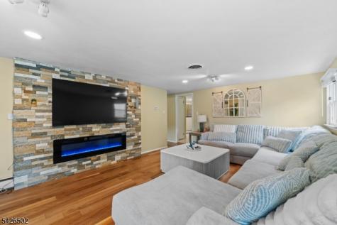 425 Victor Street Saddle Brook NJ 07663