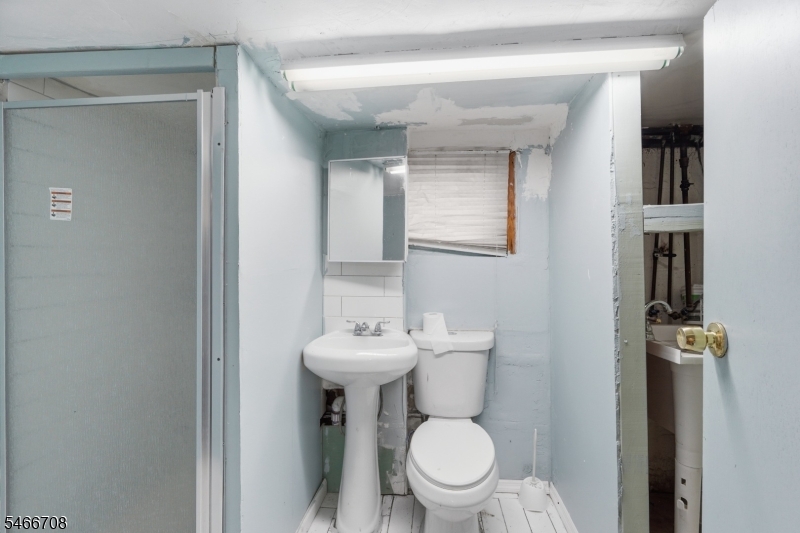 33 Fairbanks Street Hillside NJ 07205