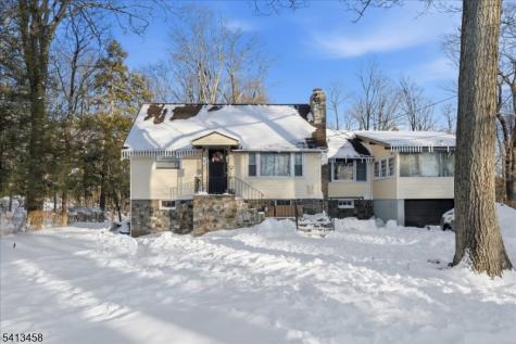 407 Diggles Place Vernon NJ 07422