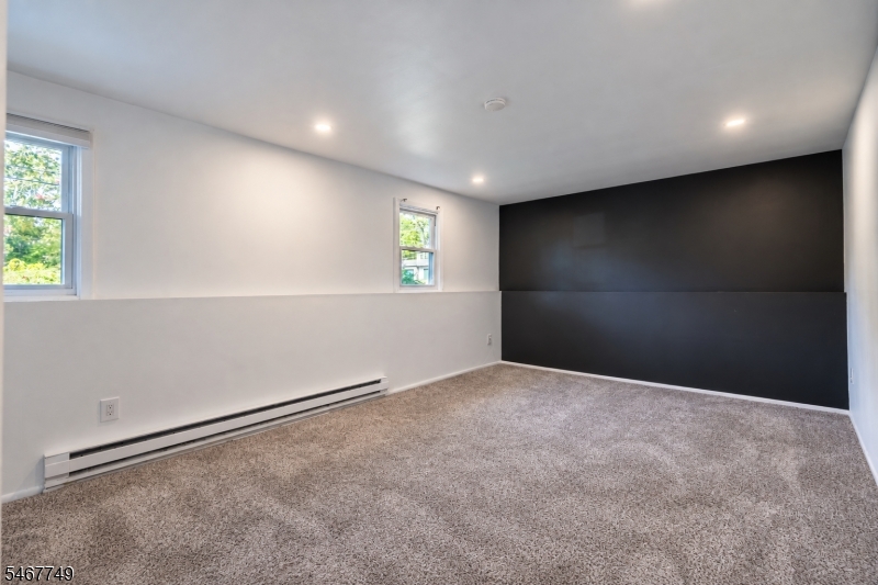 13 Adelphi Trail Hopatcong NJ 07843