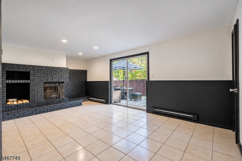 13 Adelphi Trail Hopatcong NJ 07843