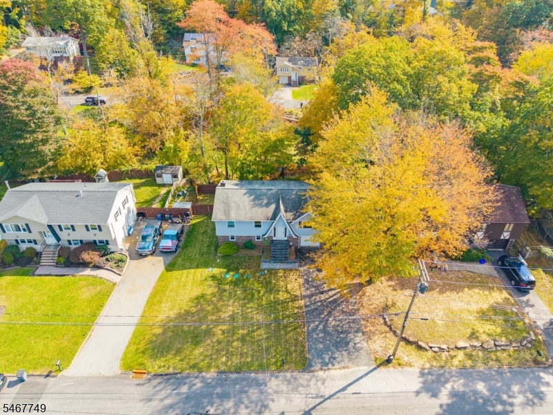 13 Adelphi Trail Hopatcong NJ 07843
