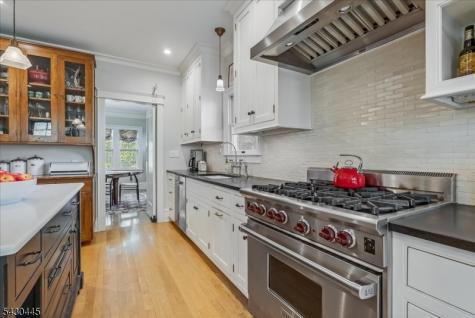 221 Christopher Street Montclair NJ 07042