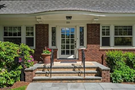221 Christopher Street Montclair NJ 07042