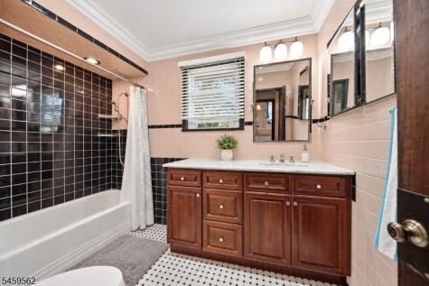 166 Bergen Avenue Ridgefield Park Village NJ 07660
