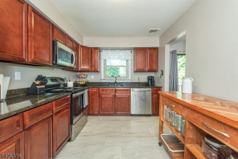 110 Unger Avenue Hopatcong NJ 07874