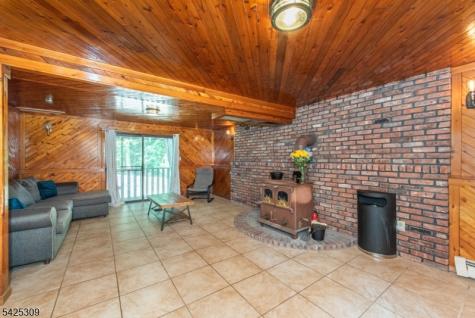 110 Unger Avenue Hopatcong NJ 07874
