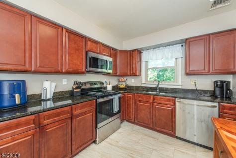 110 Unger Avenue Hopatcong NJ 07874