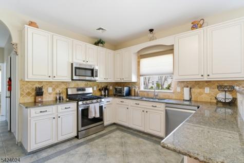 212 Fairfield Lane Hillsborough NJ 08844