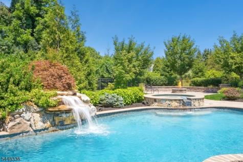 6 Proprietor Lane Readington NJ 08889