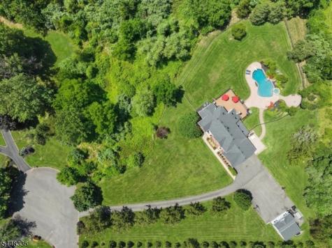 6 Proprietor Lane Readington NJ 08889