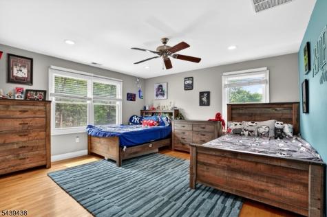 28 Fairview Drive East Hanover NJ 07936