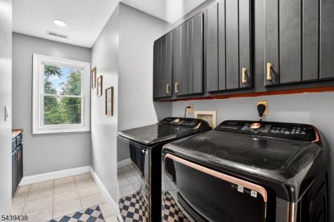 28 Fairview Drive East Hanover NJ 07936