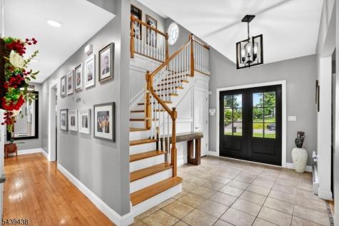 28 Fairview Drive East Hanover NJ 07936