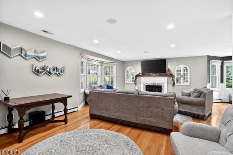 28 Fairview Drive East Hanover NJ 07936