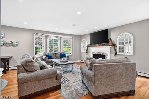 28 Fairview Drive East Hanover NJ 07936