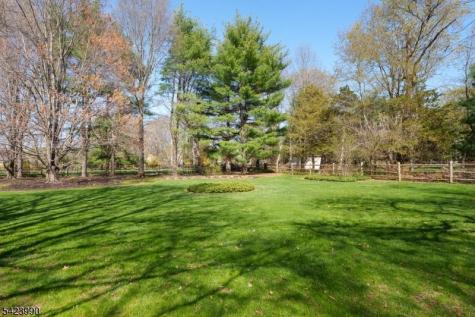 39 Red Oak Way Montgomery NJ 08502