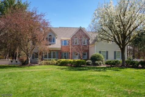 39 Red Oak Way Montgomery NJ 08502