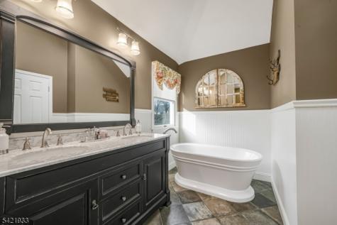2 Lauren Drive Franklin NJ 08886