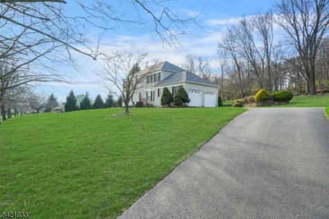 2 Lauren Drive Franklin NJ 08886